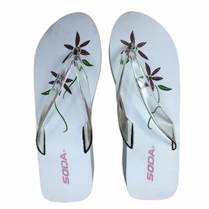 SODA White w Flowers Flip Flop Sandals